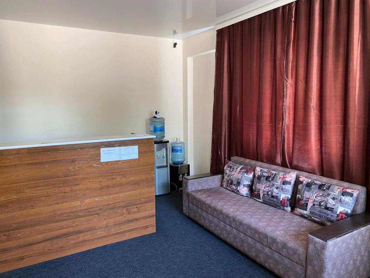 Пана Hotell Alma-Ata Exteriör bild
