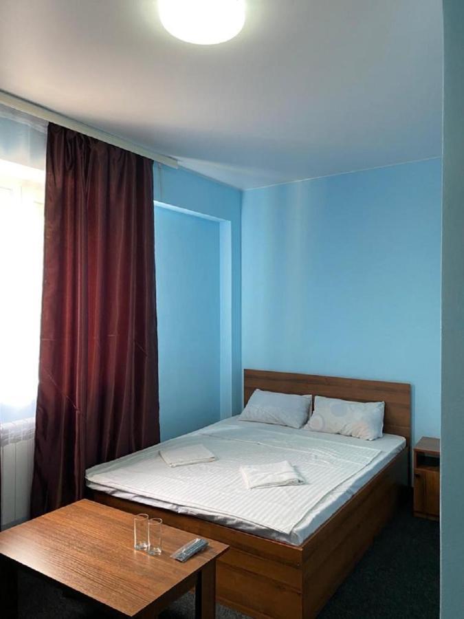 Пана Hotell Alma-Ata Exteriör bild