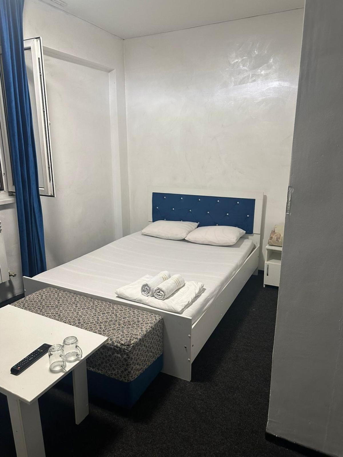 Пана Hotell Alma-Ata Exteriör bild