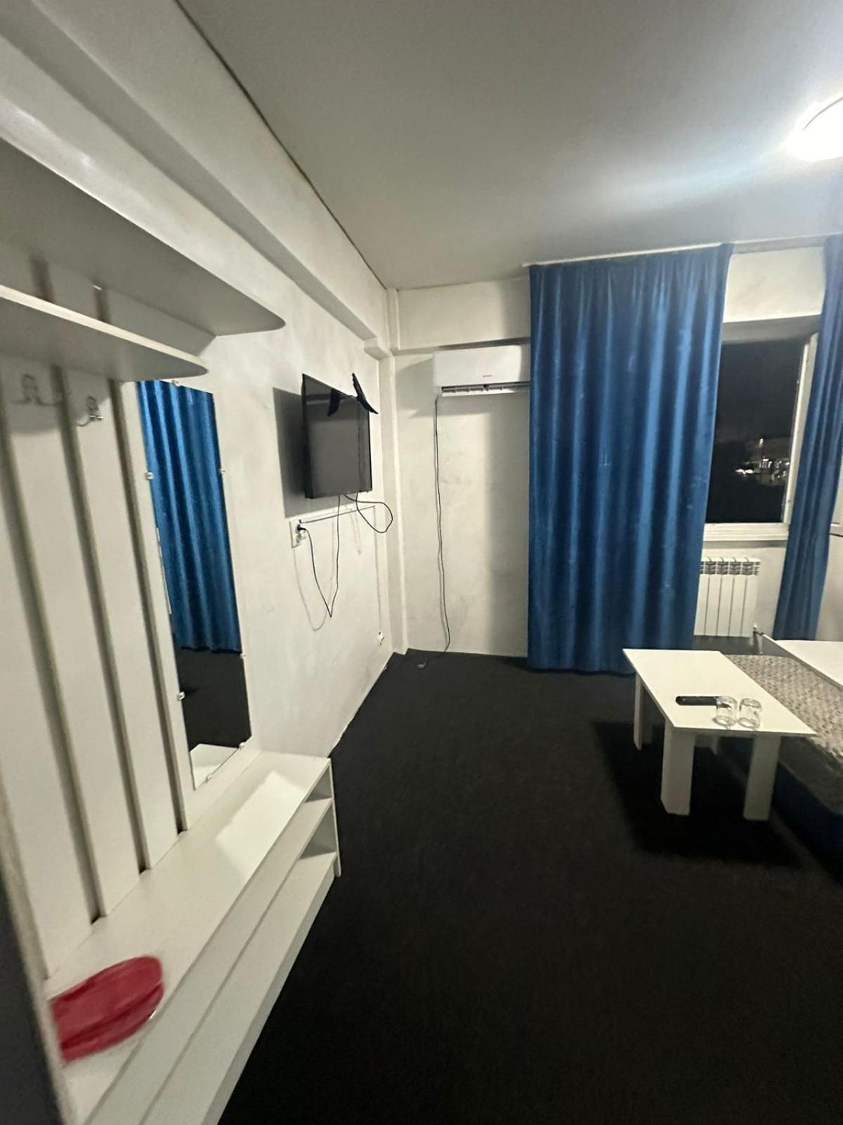 Пана Hotell Alma-Ata Exteriör bild