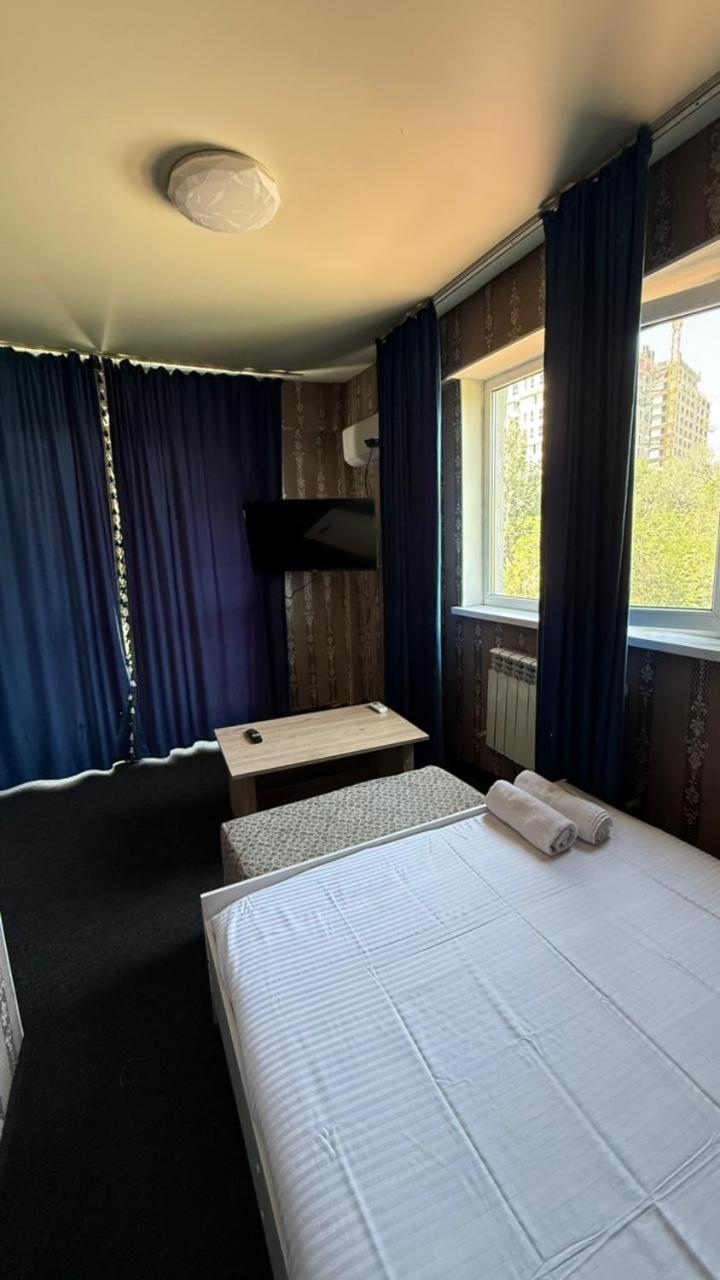 Пана Hotell Alma-Ata Exteriör bild